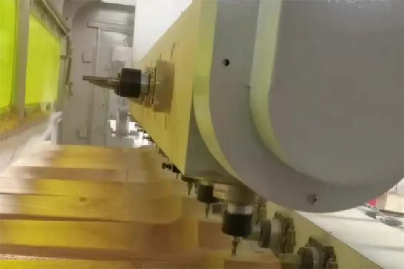 Centro de mecanizado CNC de 5 ejes, con 8 cabezales