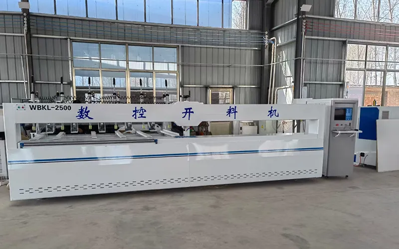 Máquina CNC de corte para madera