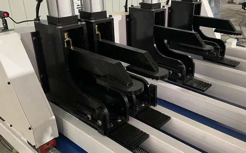 Máquina CNC de corte para madera
