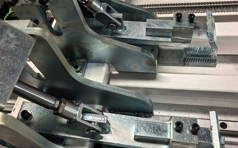 Sierra de cinta CNC