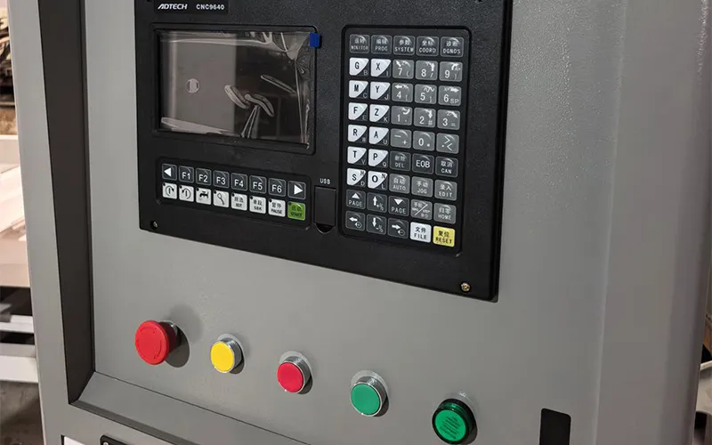 Sierra de cinta CNC