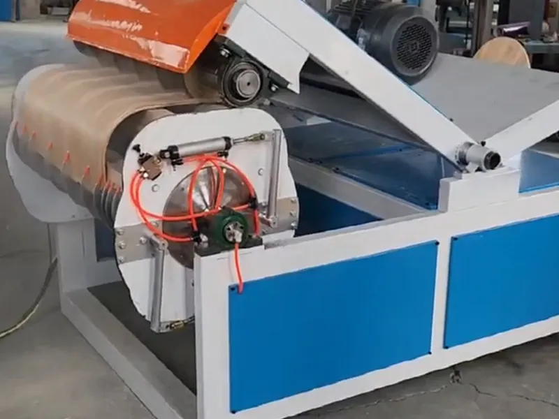 Sierra para cortes curvos en madera