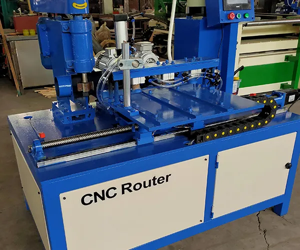 Máquina CNC para fresado, taladrado y roscado