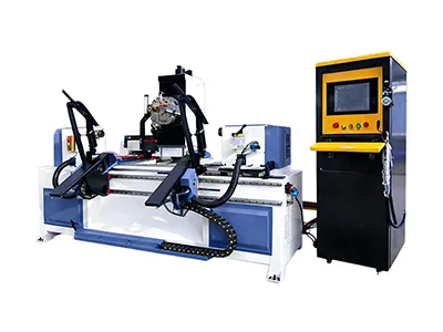 Torno CNC de 5 ejes para madera